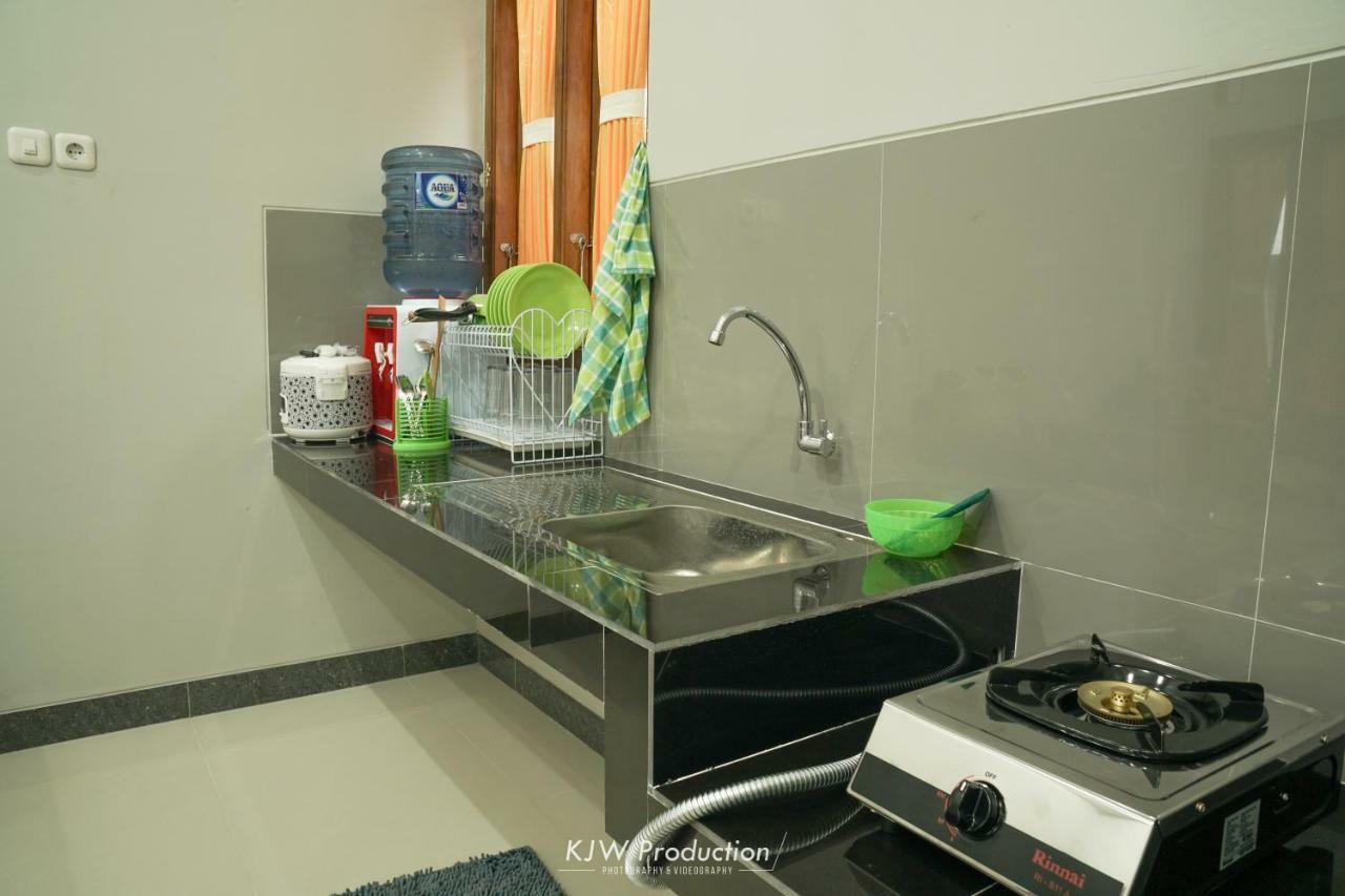 M Stay Guest House Jogja Yogyakarta Esterno foto