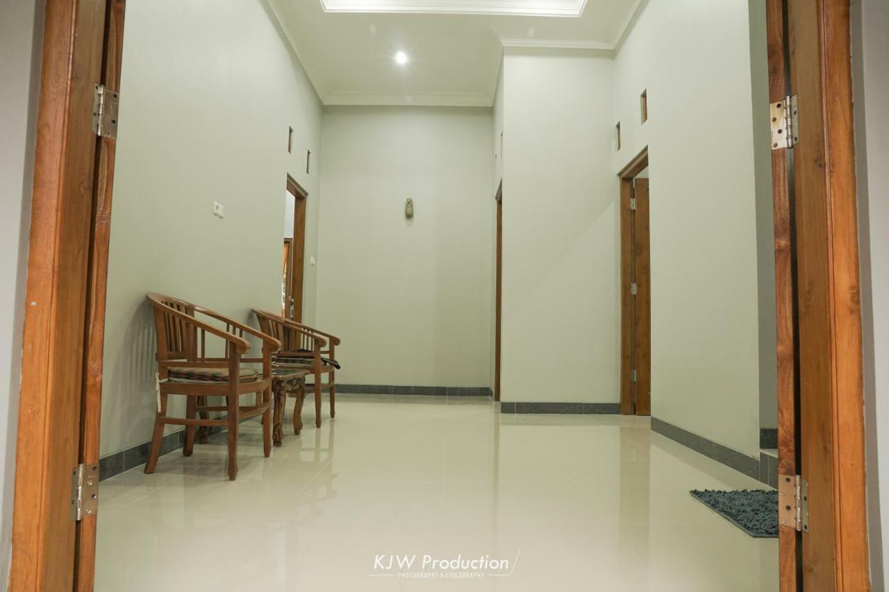 M Stay Guest House Jogja Yogyakarta Esterno foto