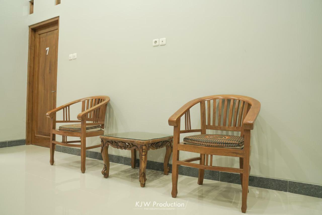 M Stay Guest House Jogja Yogyakarta Esterno foto