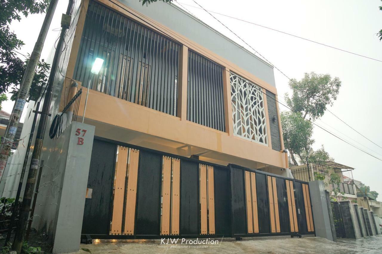 M Stay Guest House Jogja Yogyakarta Esterno foto